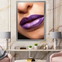 Дизайнарт 'близък изглед на момиче устни с лилаво червило' модерна рамка Арт Принт